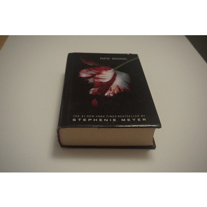 New Moon a novel by Stephanie Meyer Available at thebookchateau.com