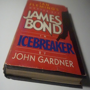 Ian Fleming, James Bond in Icebreaker. Master spy written by Joohn Gardner published by Glidrose Publications